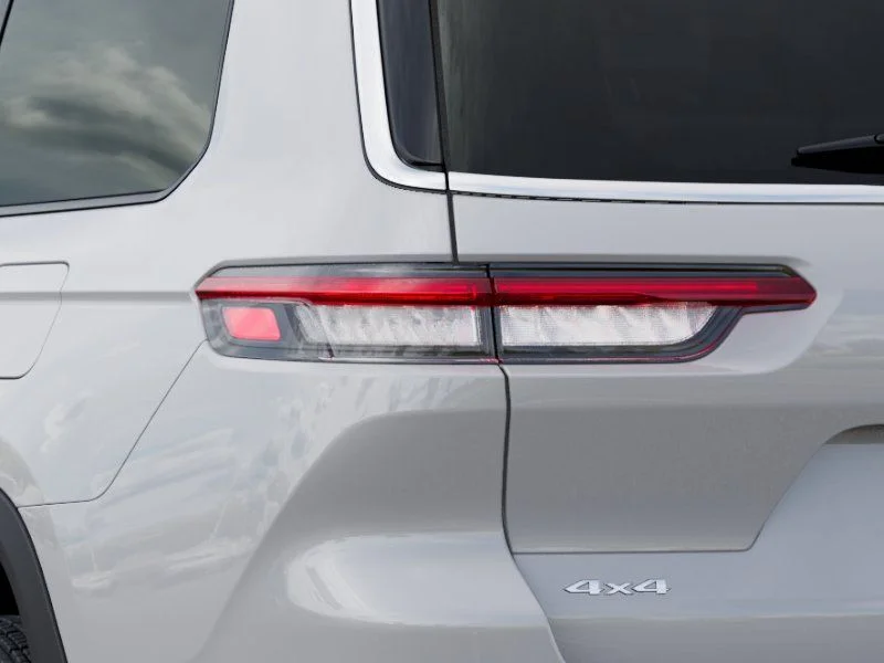 New 2026 Bright White Clear-Coat Exterior Paint Jeep Laredo image 10