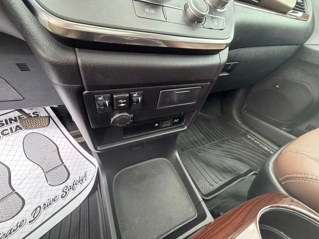 Used 2019 White Toyota Limited Premium image 24