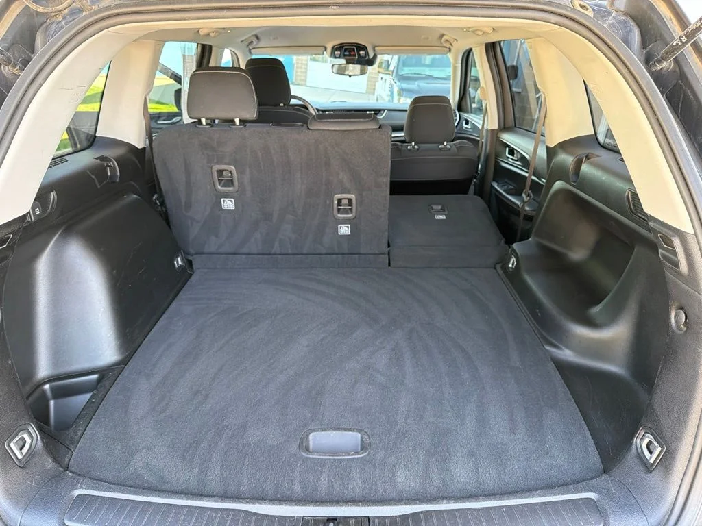 Used 2024 Gray Jeep Laredo image 24