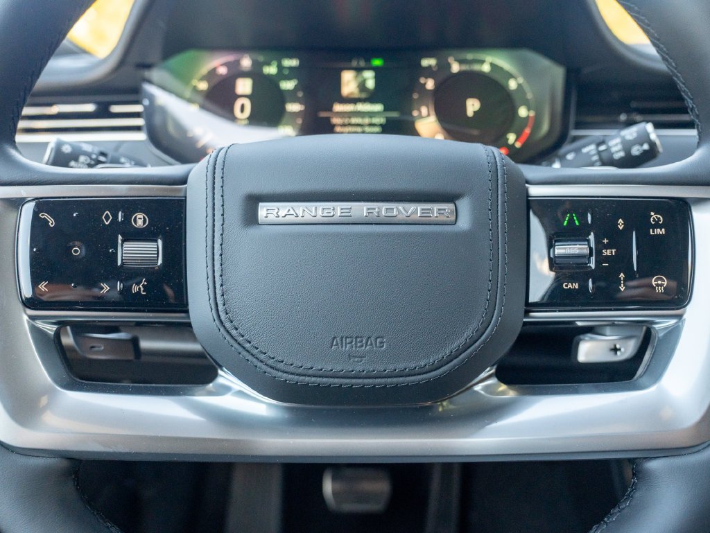 New 2027 Fuji White LAND ROVER  image 14
