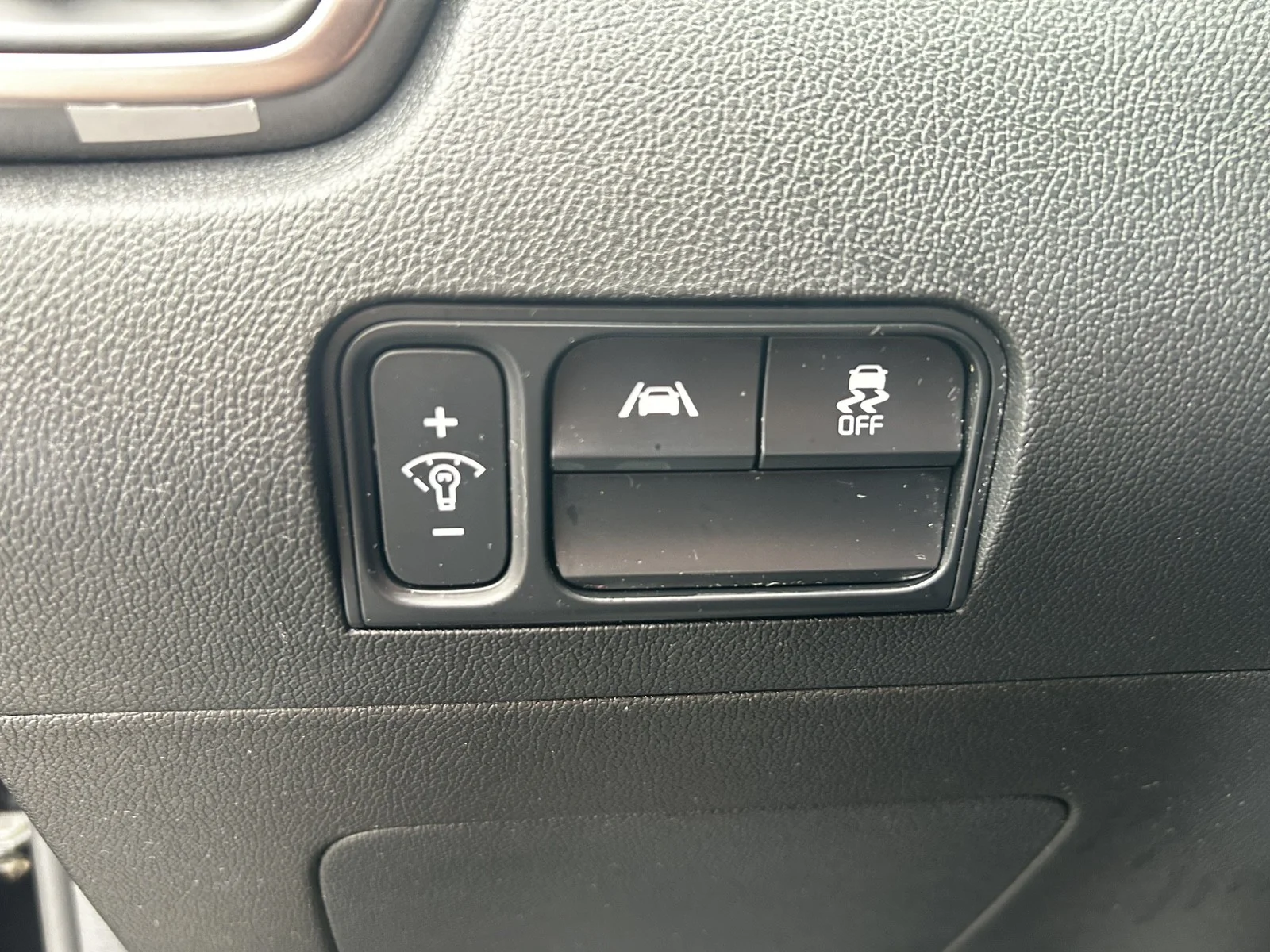 Used 2022 Black Kia S image 14