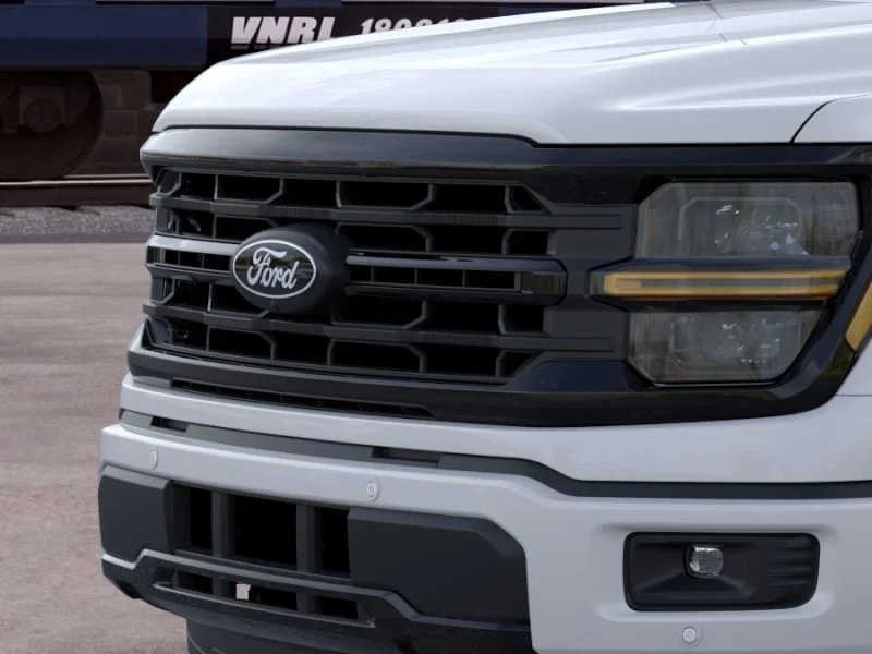 New 2026 Oxford White Ford XLT image 17