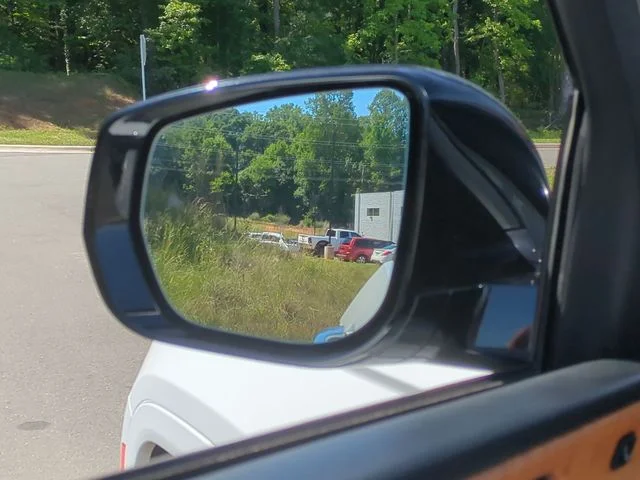 Used 2022 White Jeep Summit Reserve image 18