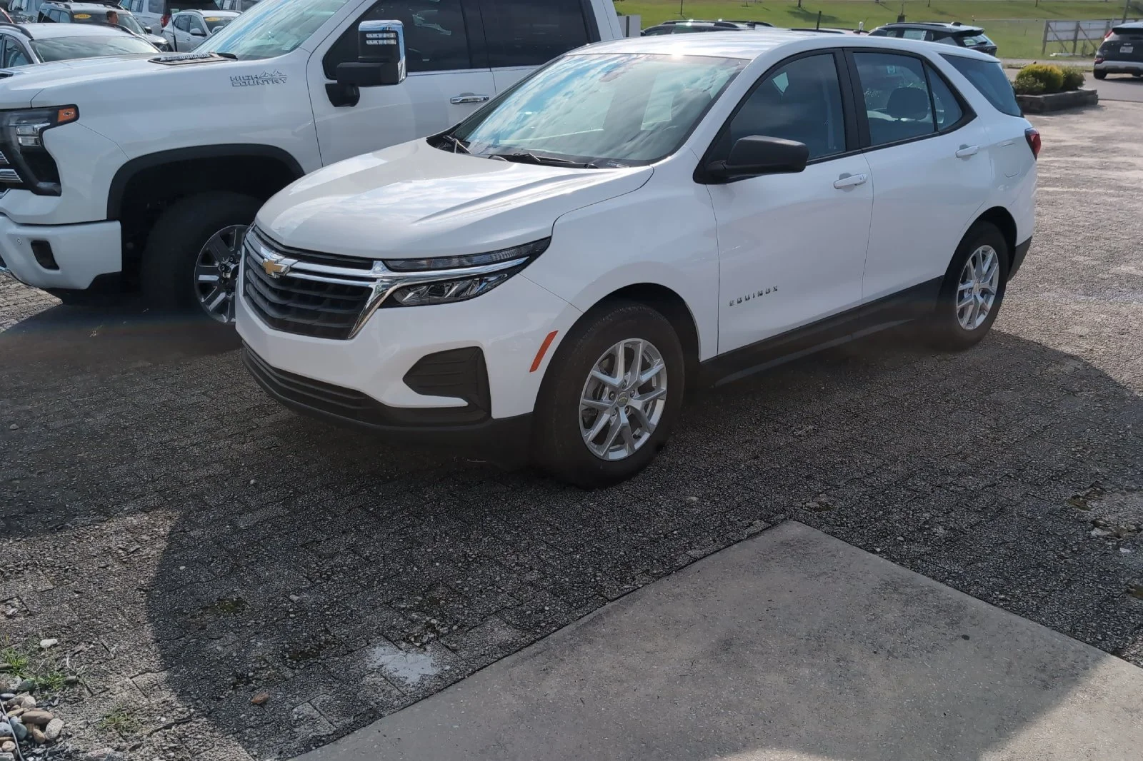 Used 2022 SUMMIT WHITE Chevrolet LS image 12