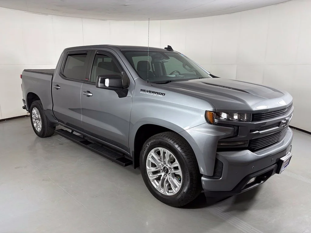 Used 2020 Gray Chevrolet RST image 2