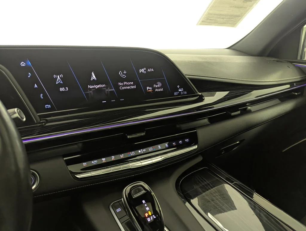 Used 2021 White Cadillac Sport image 7