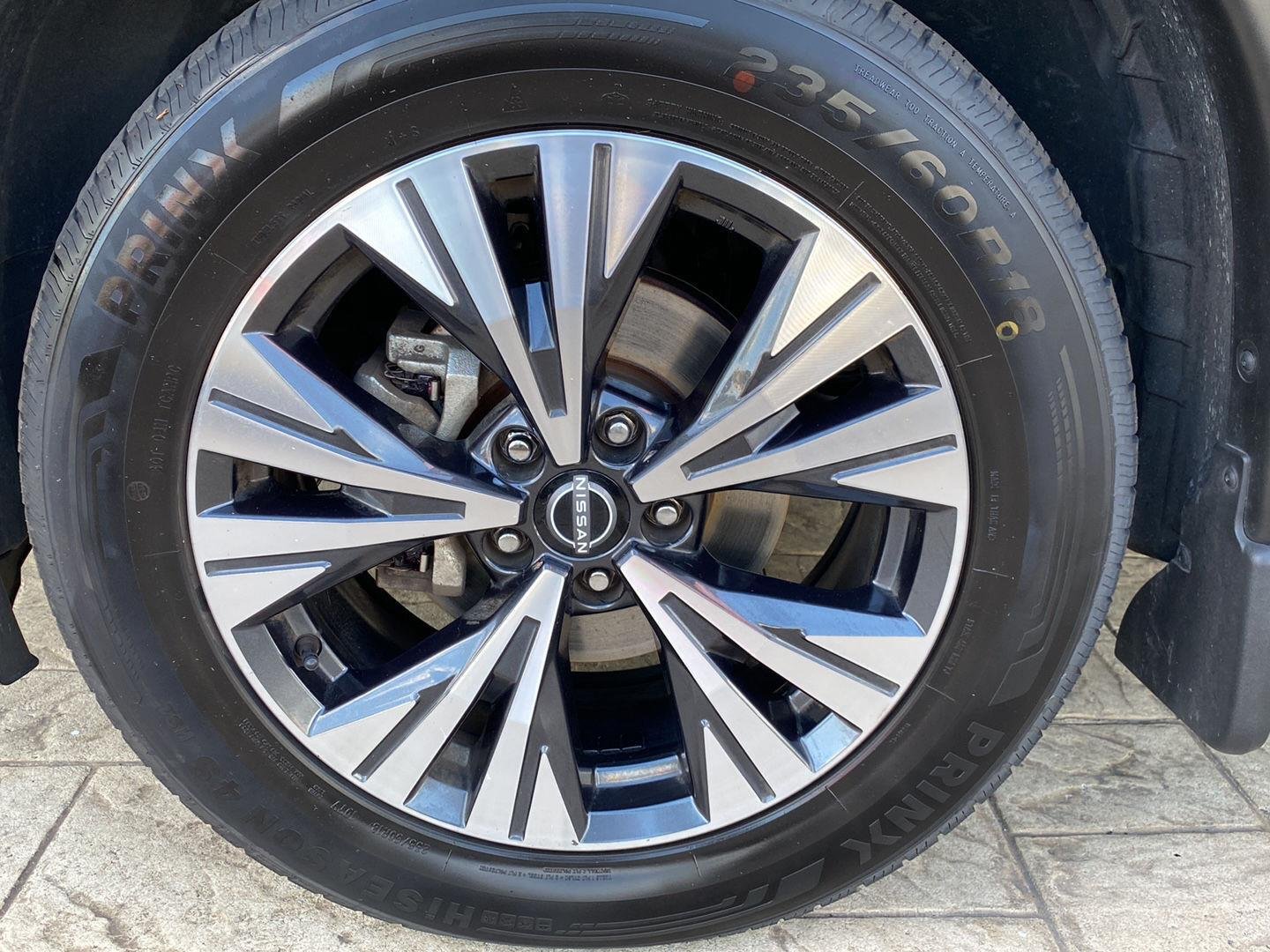 Certified Used 2023 Brilliant Silver Metallic Nissan SV image 14