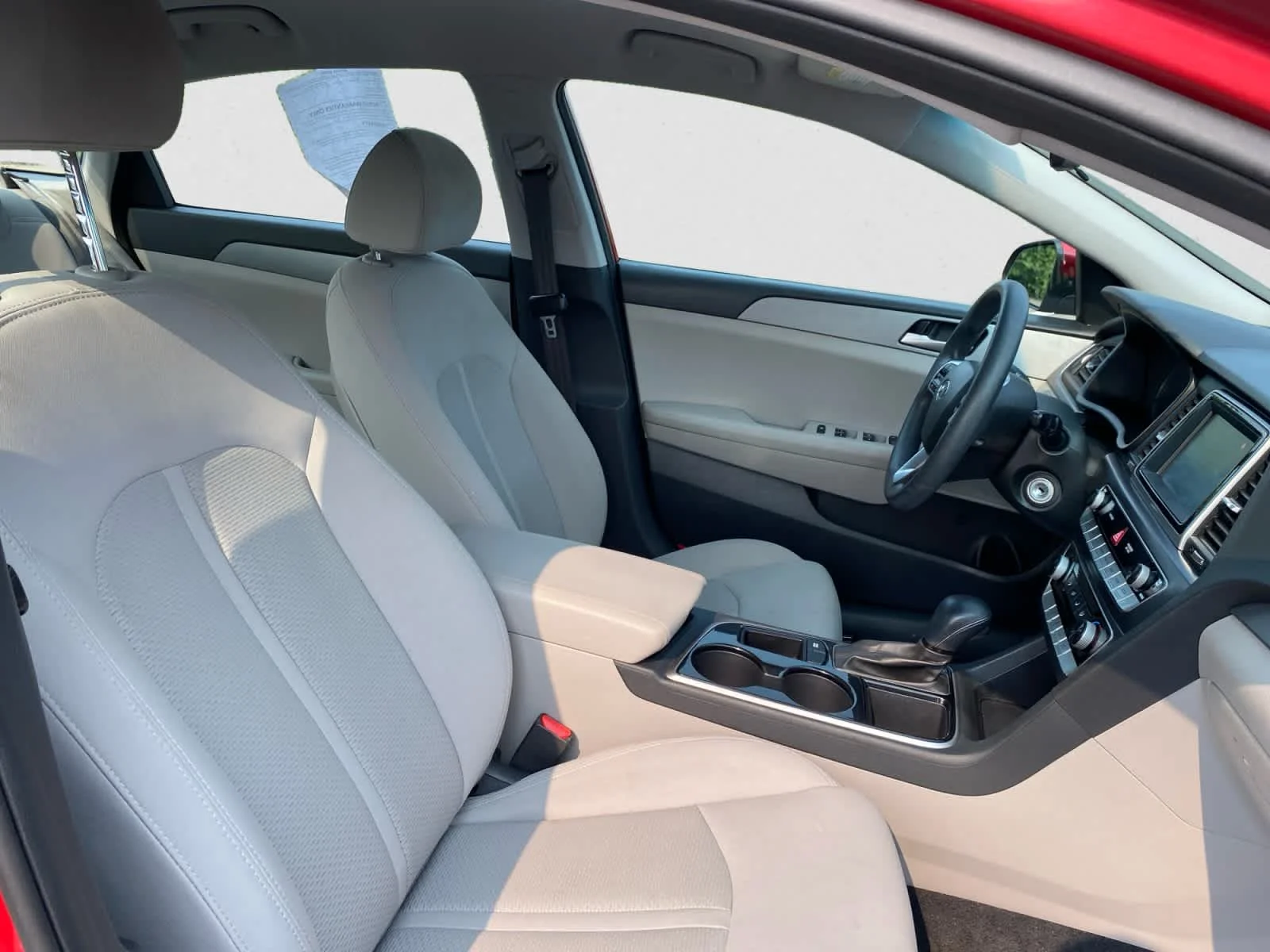 Used 2019 Scarlet Red Hyundai SE image 21