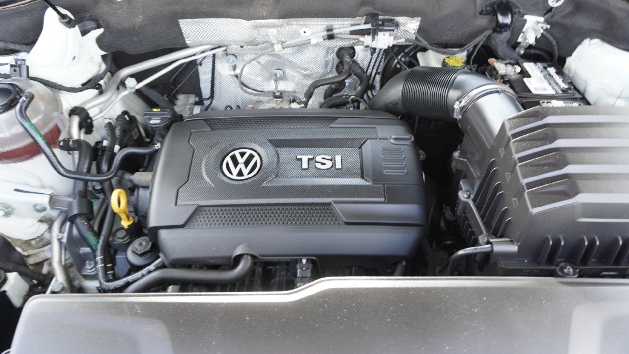 Used 2021 White Volkswagen 2.0T SE w/Technology image 34