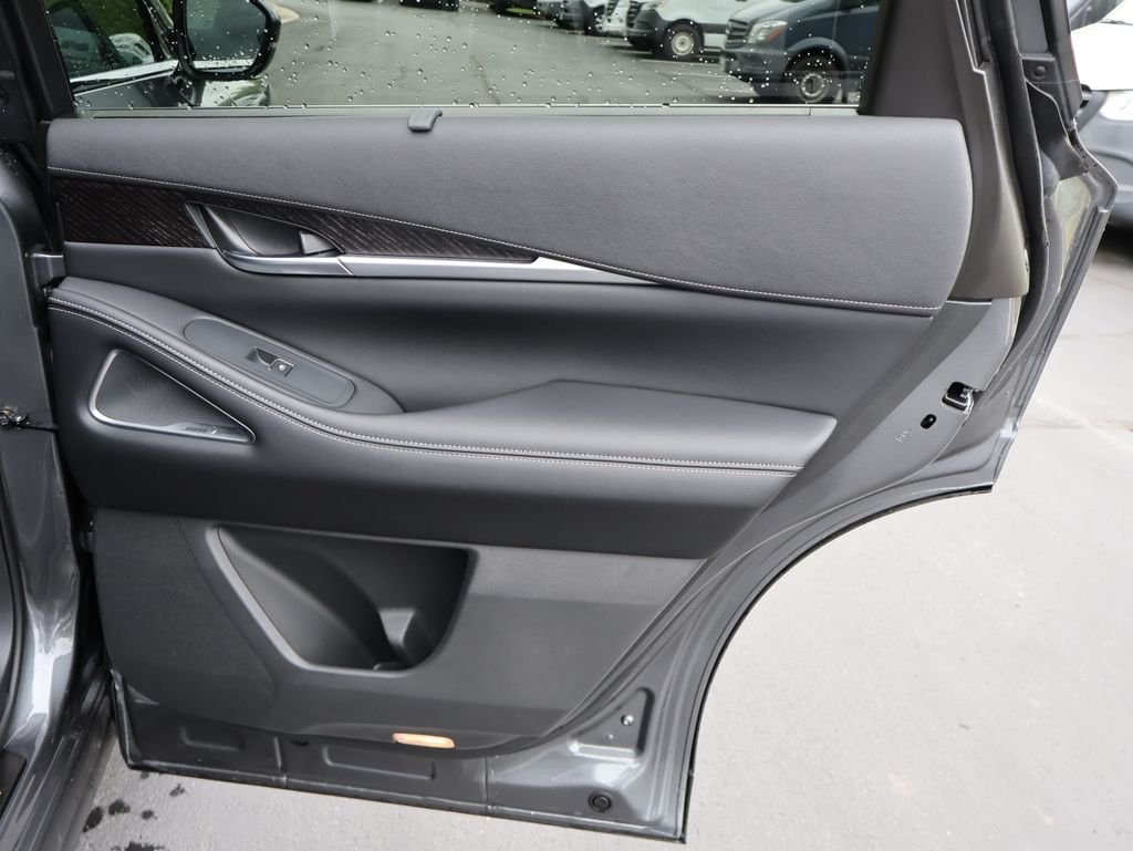 Used 2025 Graphite Shadow INFINITI Sensory image 16