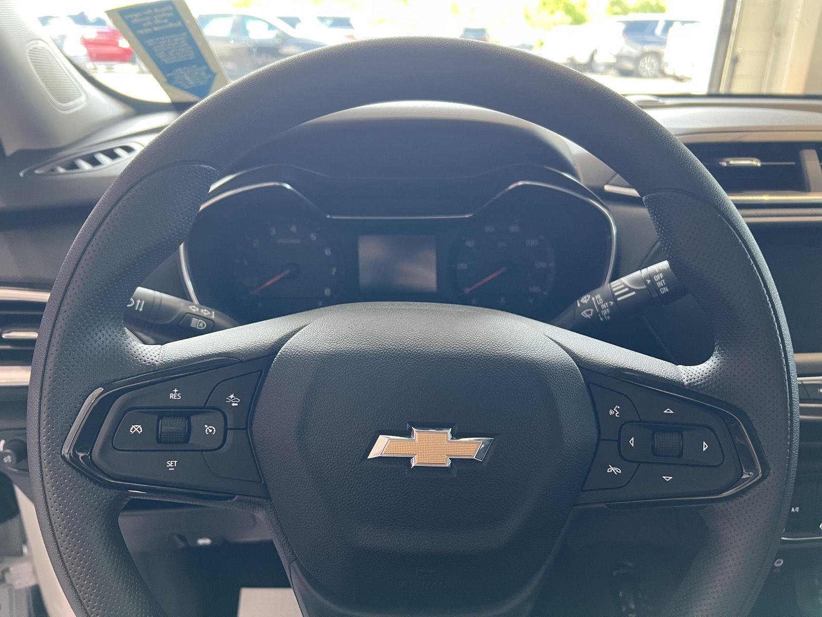 Used 2023 Summit White Chevrolet LT image 19