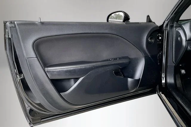 Used 2019 Black Dodge SXT image 17