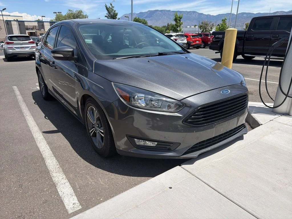 Used 2016 Gray Ford SE image 2