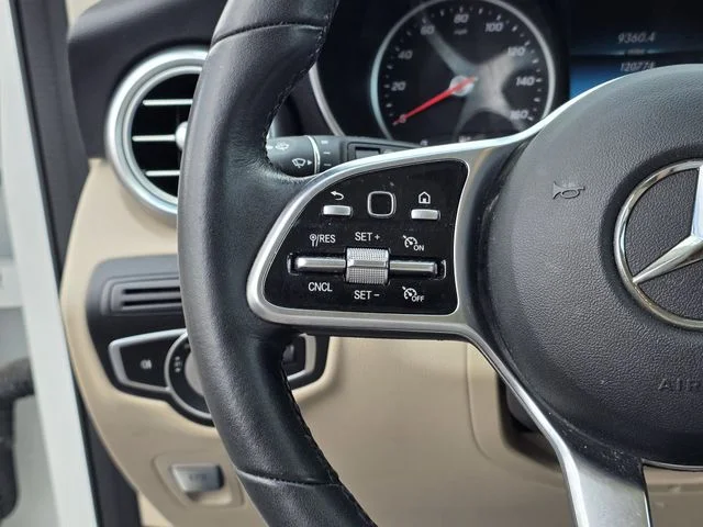 Used 2020 Polar White Mercedes-Benz GLC 300 image 28