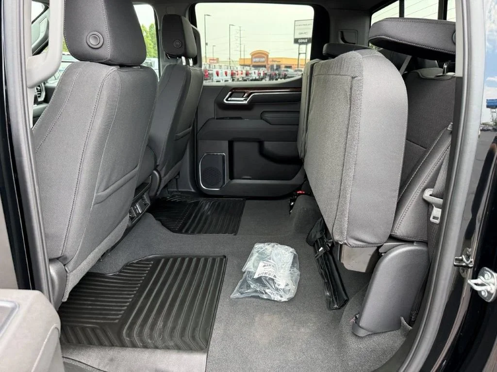 2026 GMC Sierra 1500 SLE - Photo 17