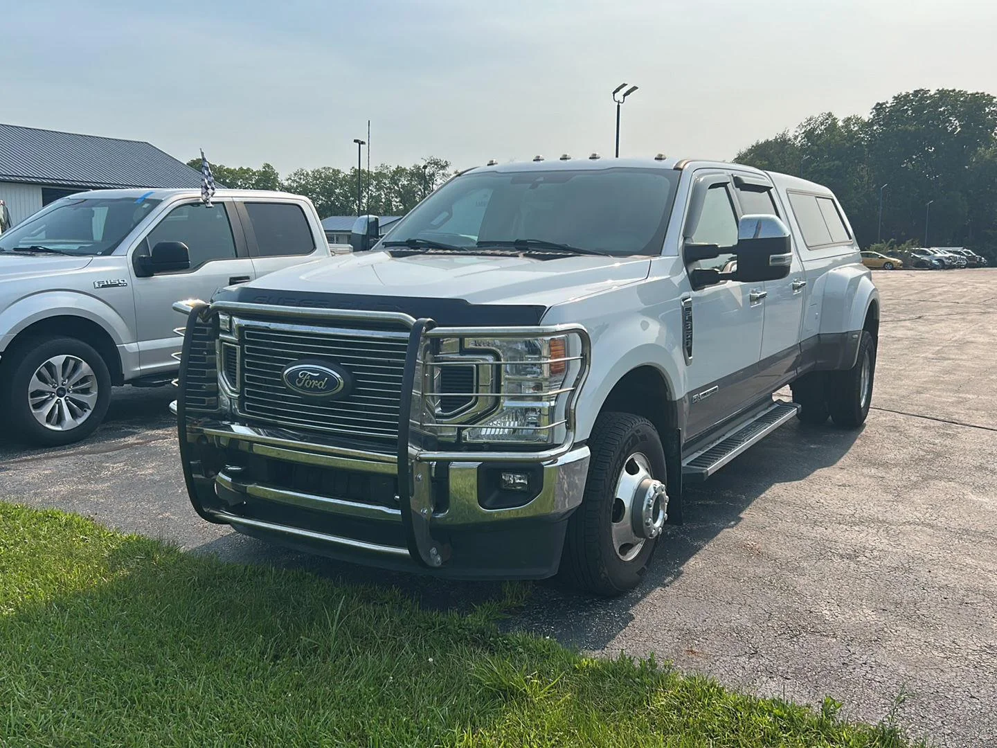 Used 2022 Oxford White Ford Lariat image 2