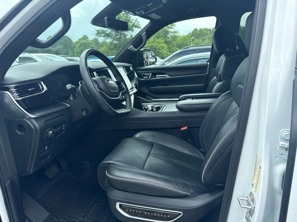 Used 2025 White Jeep Series II image 3