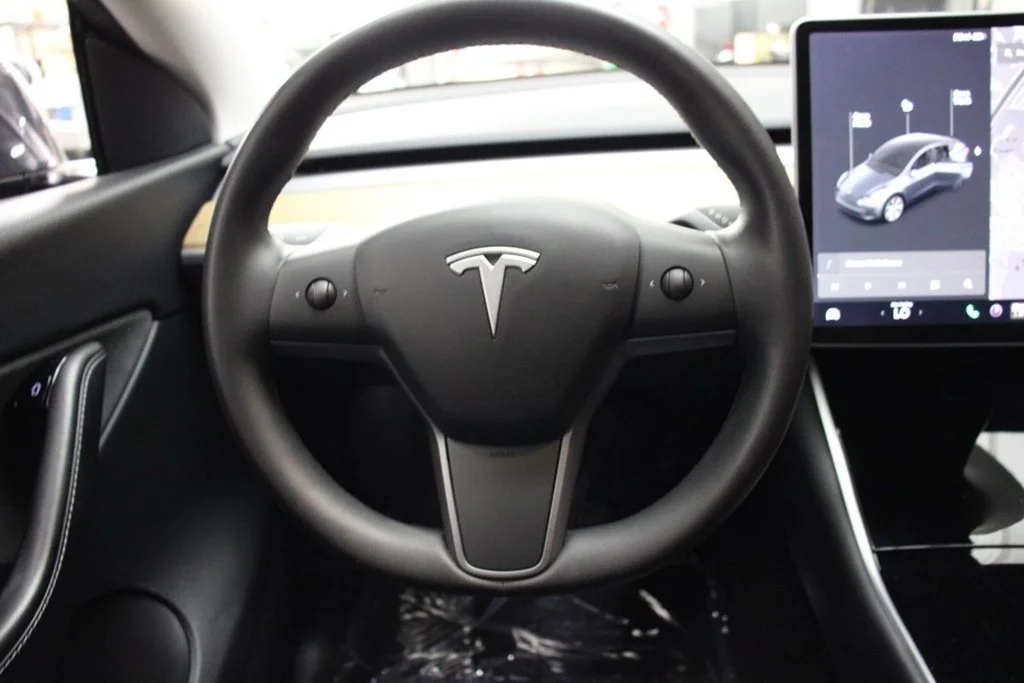 Used 2020 Solid Black Tesla Long Range image 23