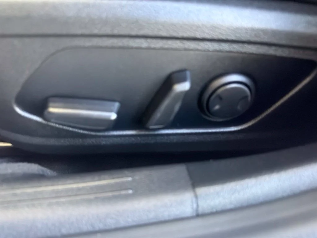 Used 2022 Glacial White Pearl Kia GT-Line image 12