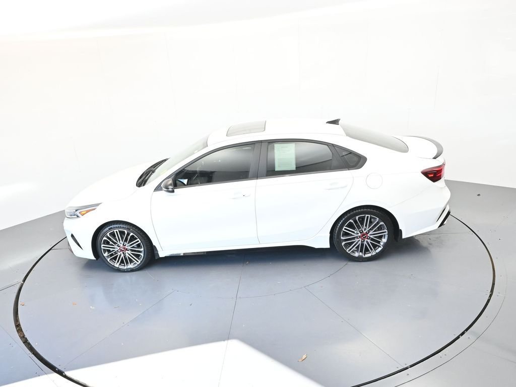 Used 2023 Snow White Pearl Kia GT image 28