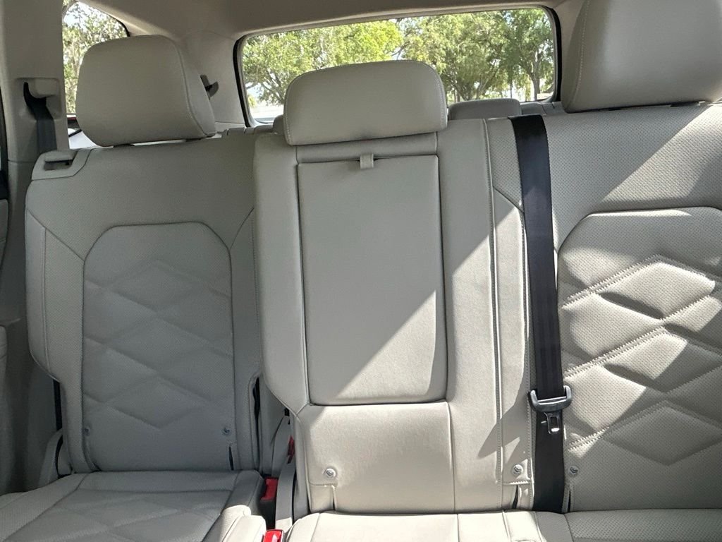 New 2026 White/off-white Volkswagen 2.0T SE w/Technology image 13
