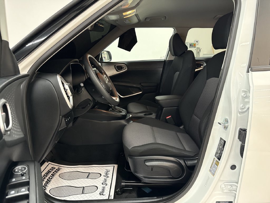 Used 2025 Snow White Pearl Kia LX image 12