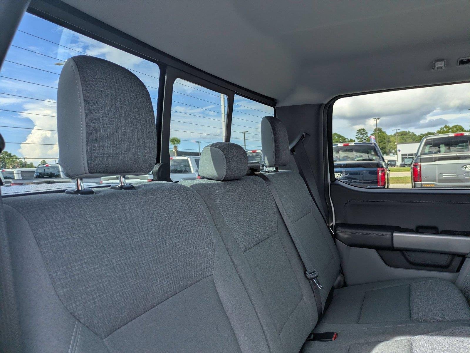Used 2024 Oxford White FORD XLT image 31