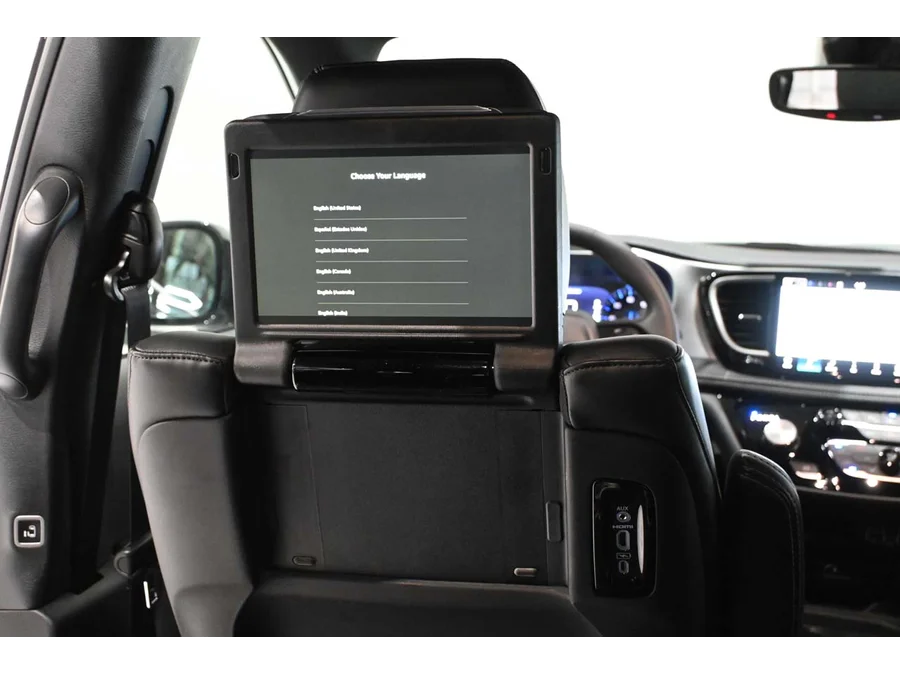 2024 Chrysler Pacifica Touring L - Photo 30