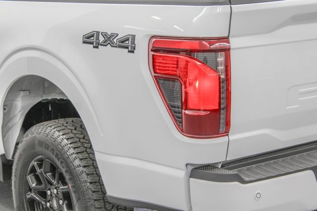 New 2026 Oxford White Ford XLT image 6