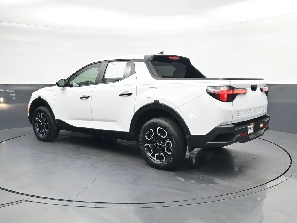 Used 2023 White Hyundai SEL image 11