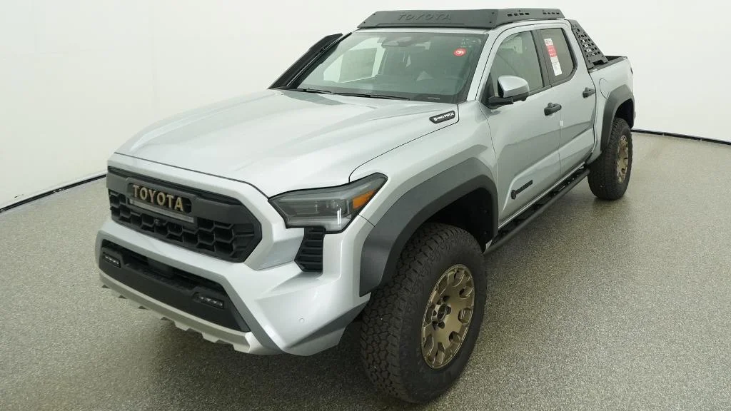 New 2026 Celestial Silver Metallic Toyota Trailhunter image 49
