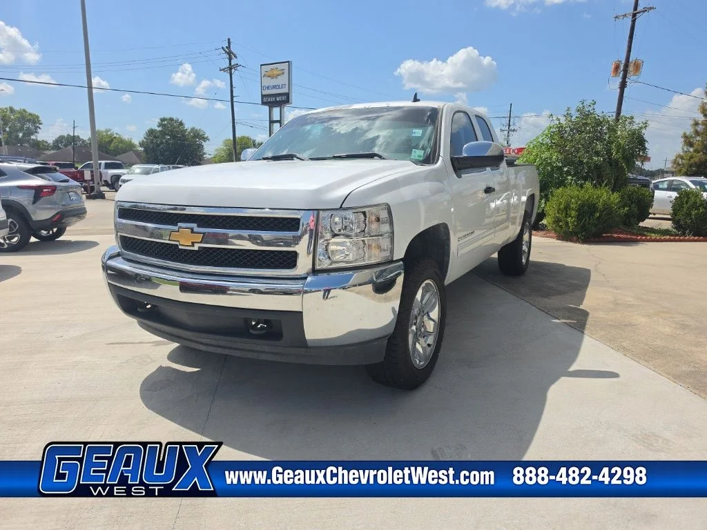 Used 2012 White Chevrolet LT image 3