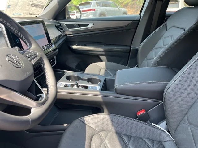 New 2026 Black Volkswagen 2.0T SE image 9