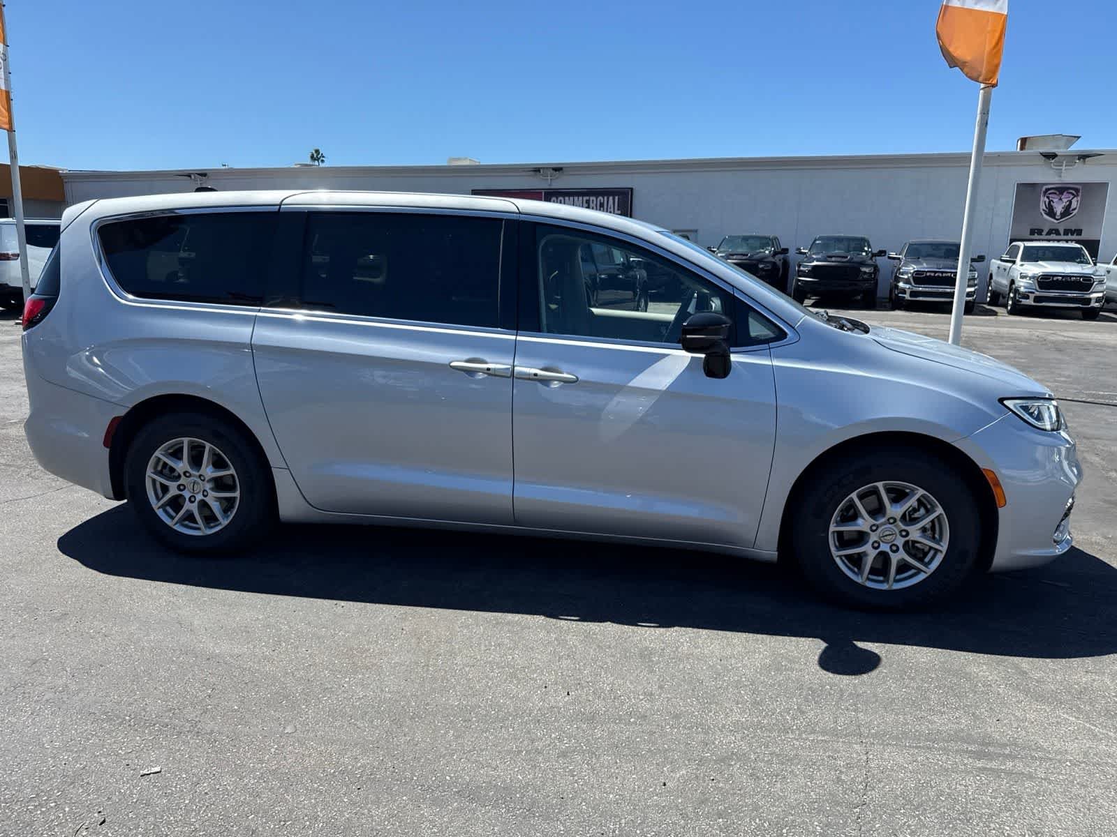 Used 2024 Silver Mist Clearcoat Chrysler Touring L image 11