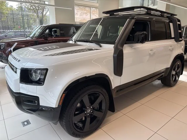 2025 Land Rover Defender 110 X-Dynamic SE P400's photo