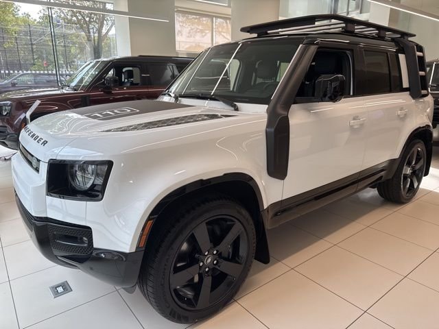 2025 Land Rover Defender 110 X-Dynamic SE