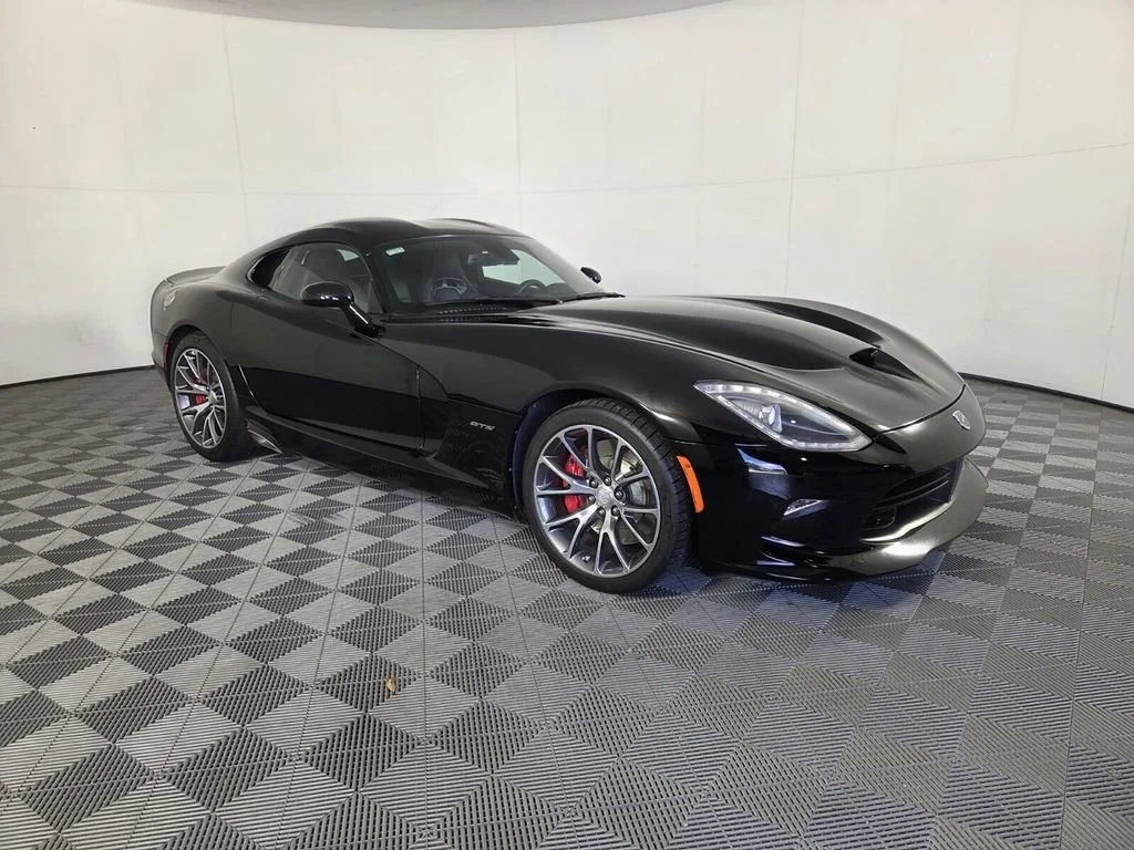 Used 2014 Venom Black Clearcoat Dodge GTS image 2