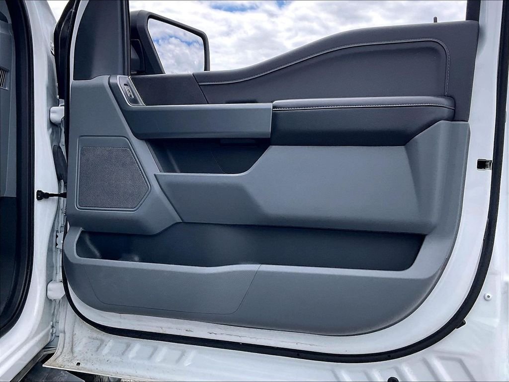 Used 2024 Oxford White Ford XLT image 11