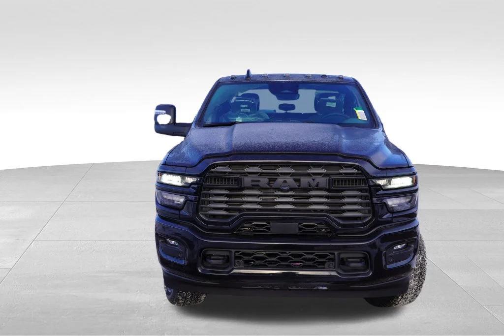 New 2026 Diamond Black Crystal Pearl-Coat Exterior Paint RAM Big Horn image 9
