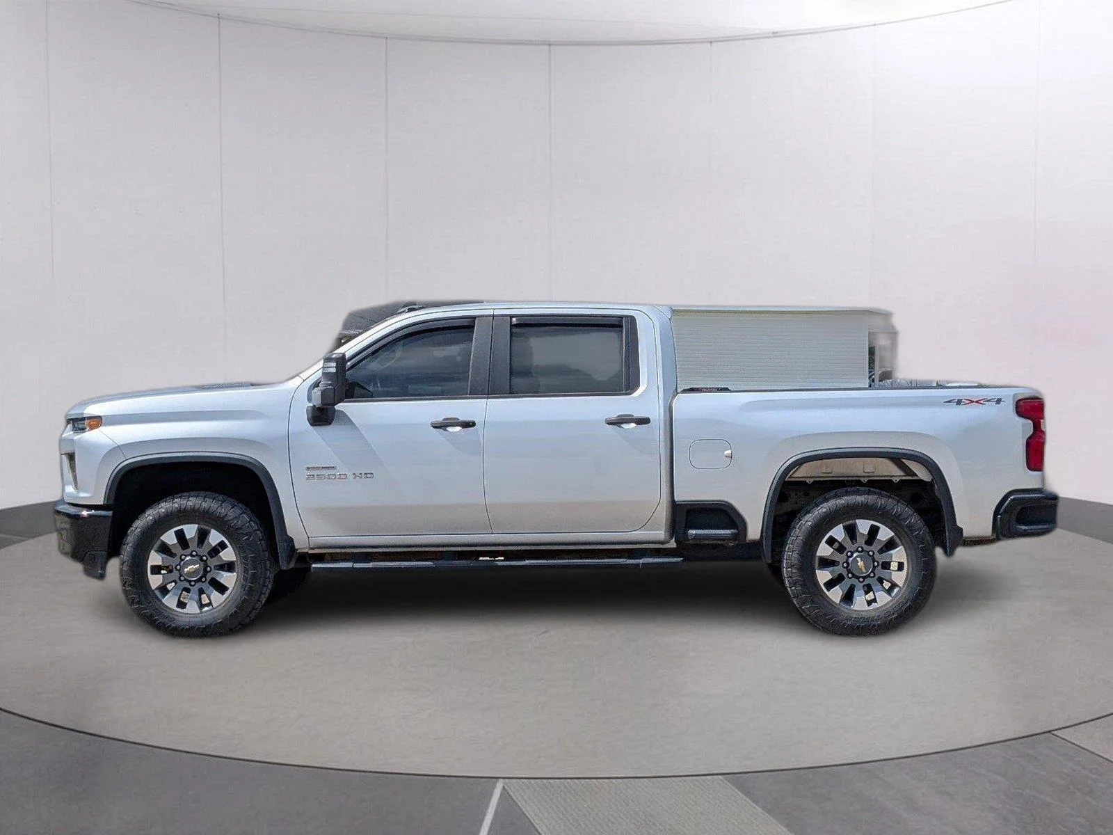 Used 2022 SILVER ICE METALLIC Chevrolet Custom image 2