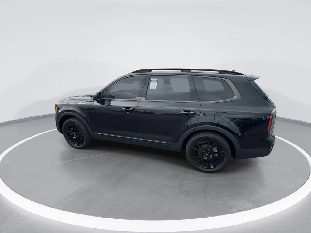 Used 2024 Black Kia EX X-Line image 5