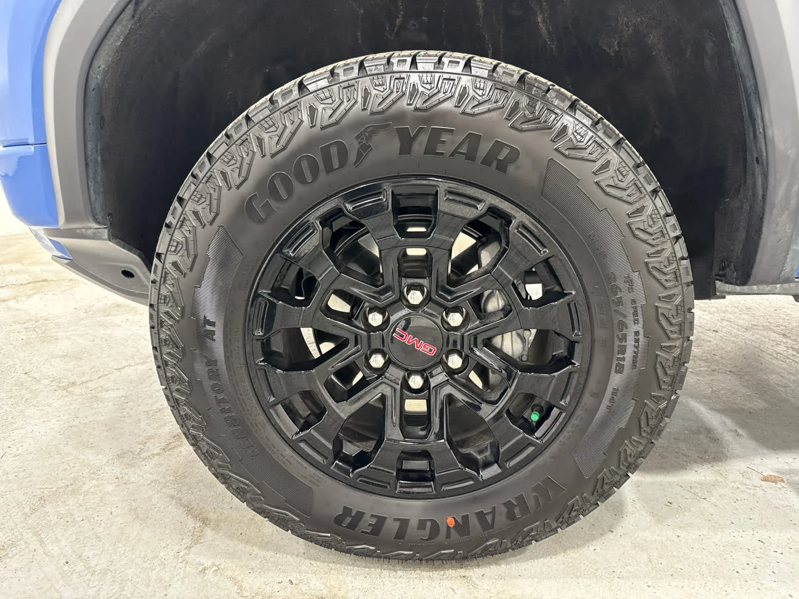 Certified Used 2026 Rapids Metallic GMC Elevation image 10
