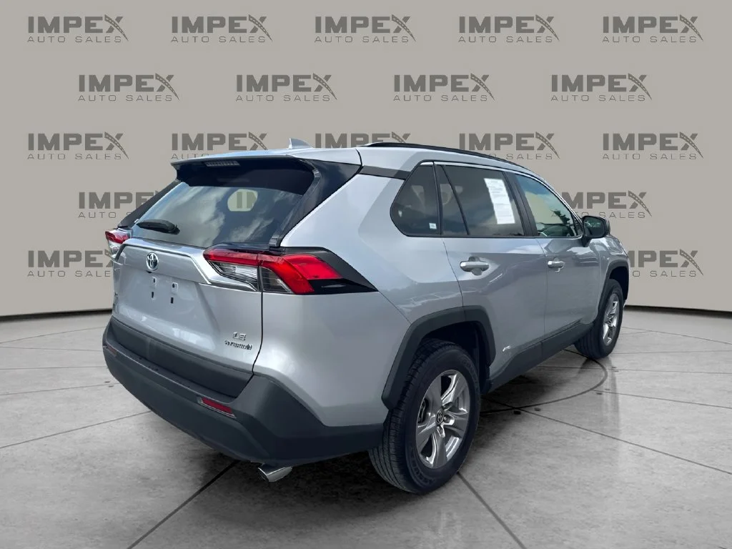 Used 2023 Silver Toyota LE image 5