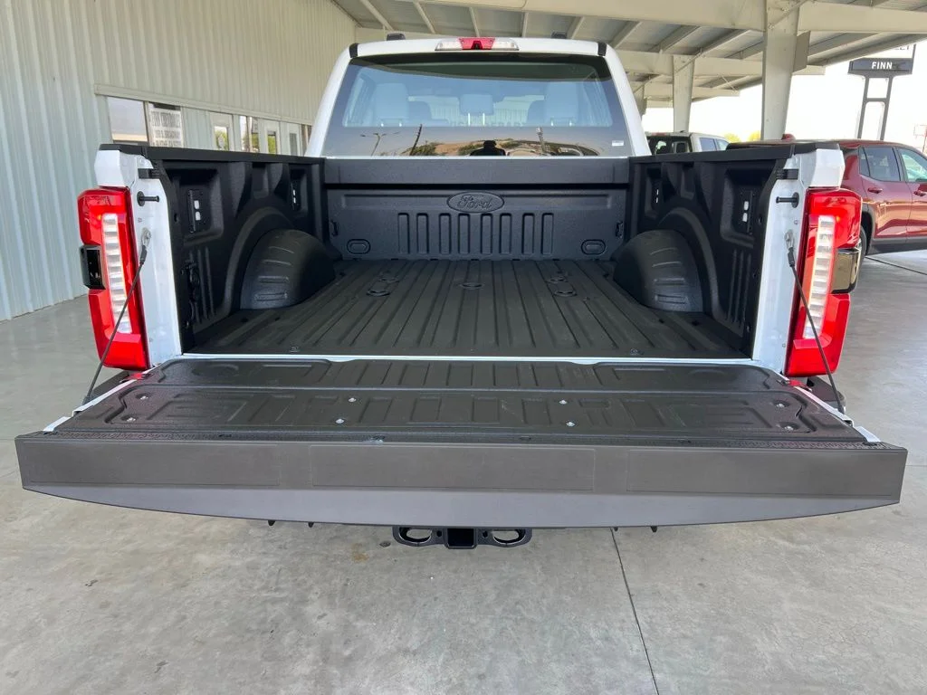 New 2026 Oxford White Ford F-250® XL image 18