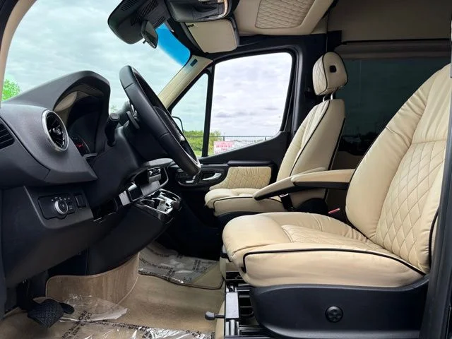 Used 2021 Black Mercedes-Benz Midwest Automotive Luxe Cruiser image 22
