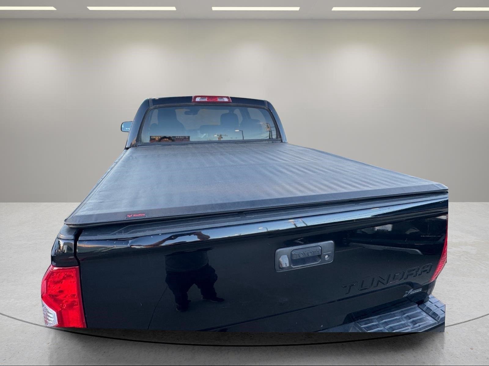 Used 2021 Midnight Black Metallic Toyota SR5 image 9