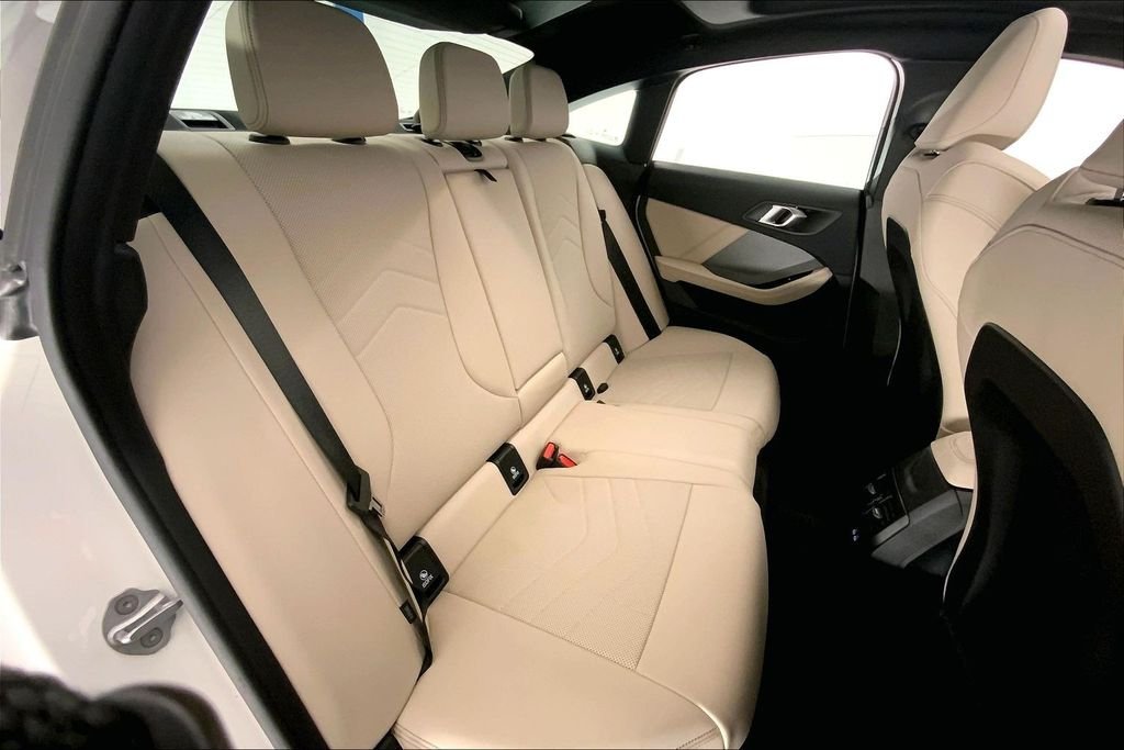 Used 2025 Alpine White BMW  image 15