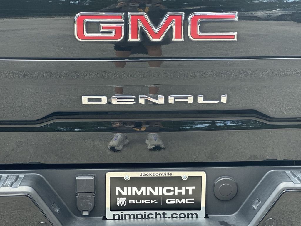 Used 2023 Onyx Black GMC Denali image 31