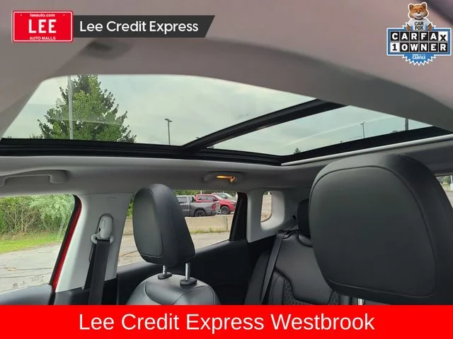 Used 2018 Redline Pearlcoat Jeep Latitude image 17
