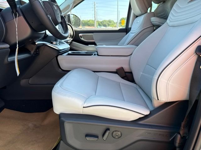 New 2027 Glacier Gray Metallic Tri-Coat Ford Platinum image 26
